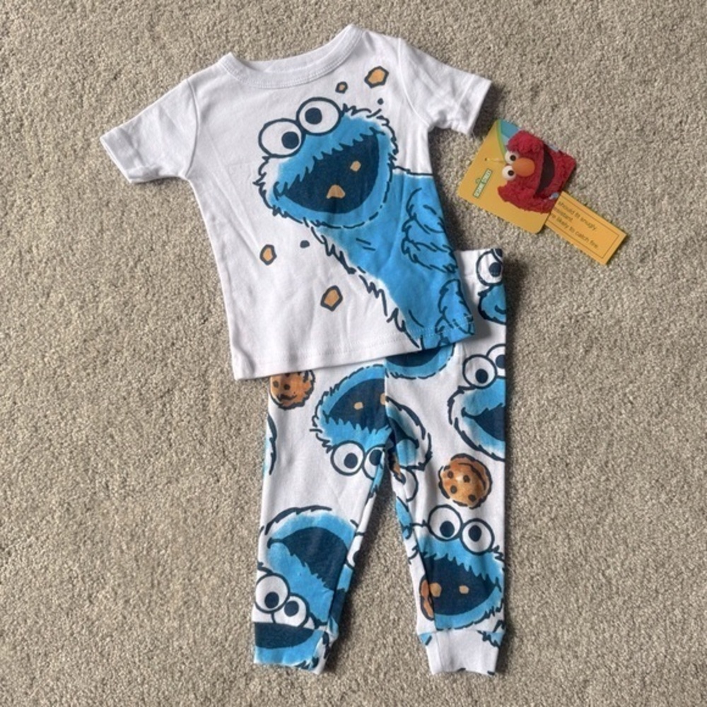 NWT Sesame Street Cookie Monster two piece snug fit cotton pajama set size 12 M
